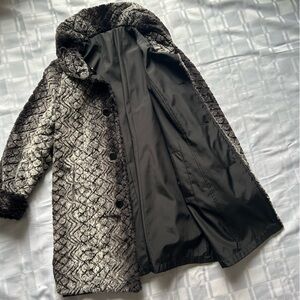 Novelti Black ‘ Grey Faux-Fur Reversible Mid-length Buttoned Coat